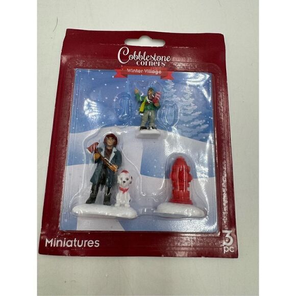 Cobblestone Corners Christmas Miniatures Winter Village Fireman Dog Hydrant 3 Pc - Picture 1 of 2